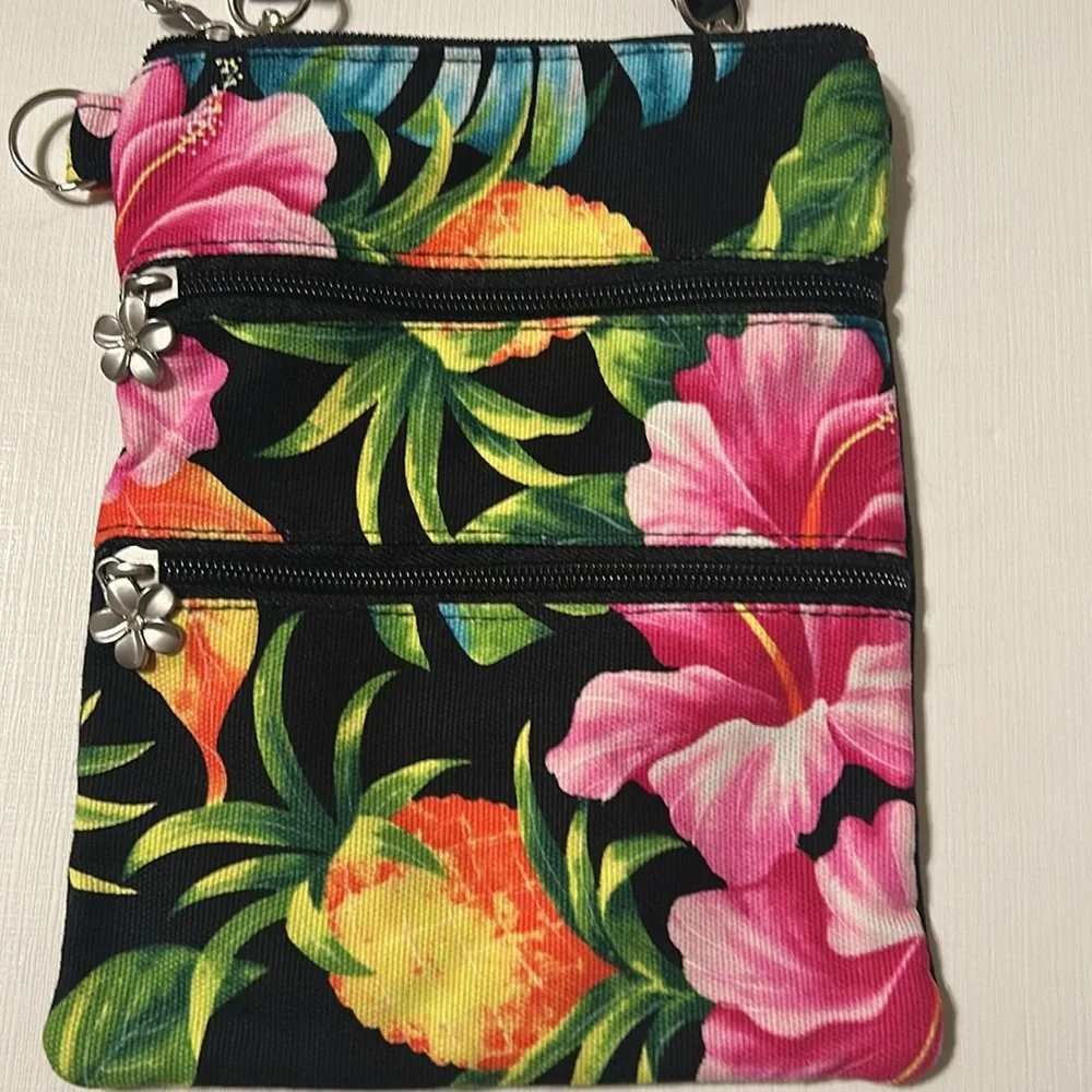 Crossbody purse from Lahaina.  9” x 7” - Picture 3 of 3